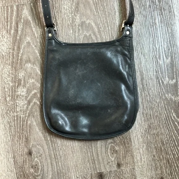 Coach - Picture 6 of 17